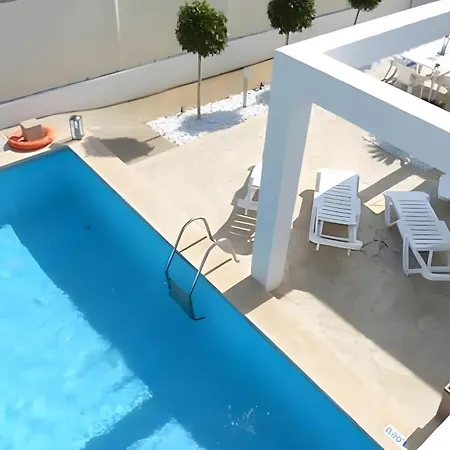 Marc 6 Holiday home *